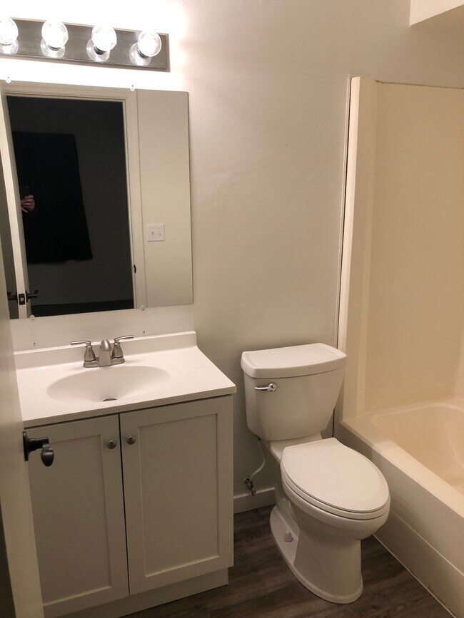 Photo - 408 N Front St