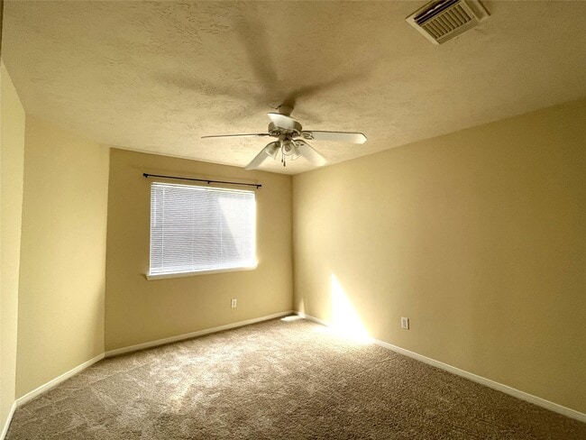 Building Photo - 1723 Rustic Oak Ln