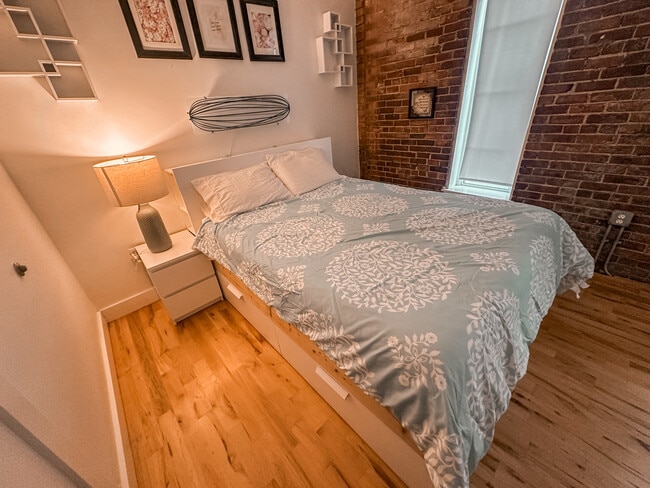 Photo - 88 Franklin St Unit Modern and Rustic Condo