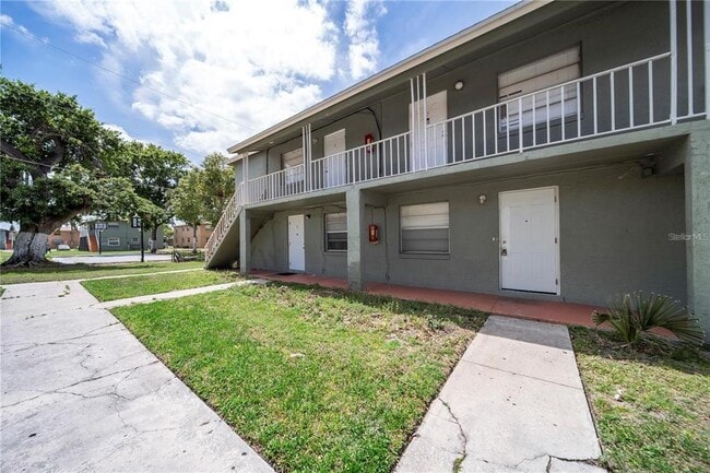 Building Photo - 702 Michigan Ct Unit 1