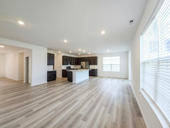 Photo - 11087 Thomas St