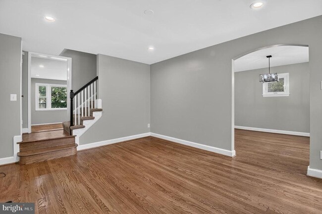 Photo - 9315 Linden Ave