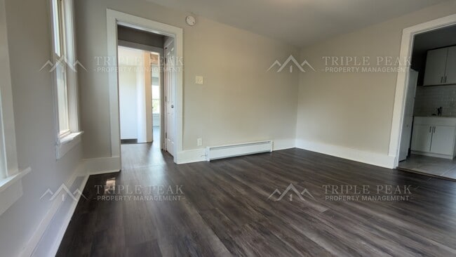 Photo - 297 N Laurel St Unit 3