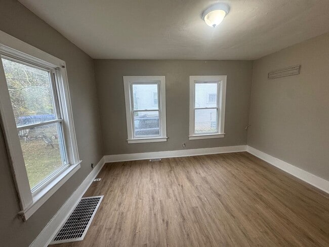 Photo - Charming 4-Bedroom Property in Prime Locat...