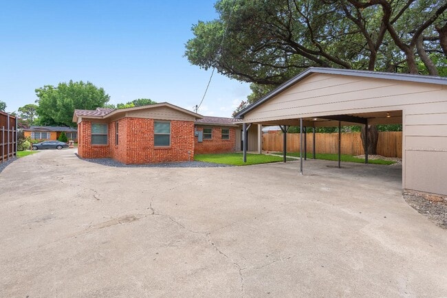 Photo - 1001 Belvedere Dr