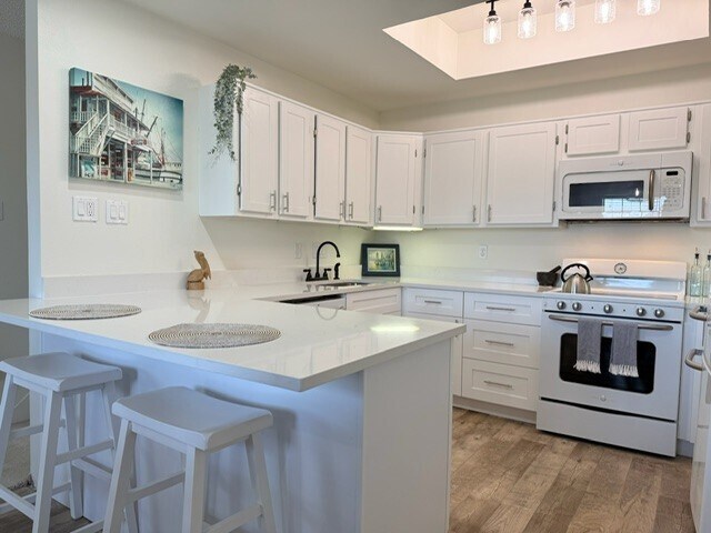 Photo - 921 Marine Dr