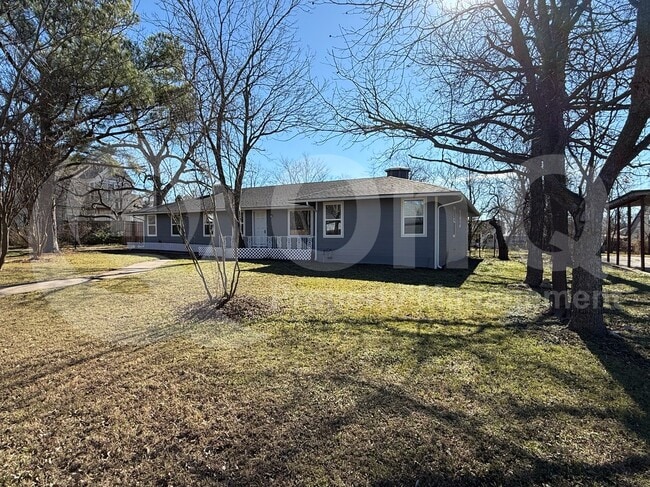 Photo - 3625 Henry St