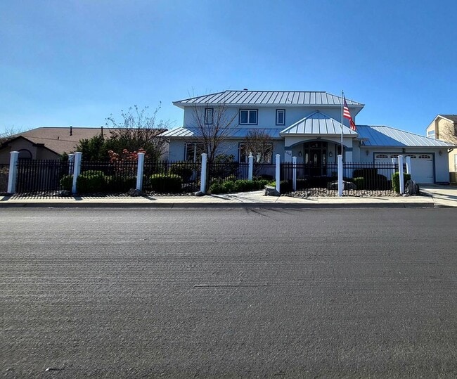 Photo - 2014 Vista Ridge Dr House