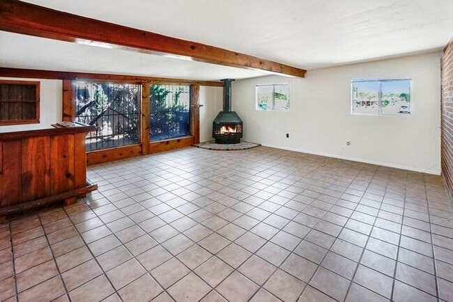 Photo - Eastside home- 4 bedroom/ 2 bathrooms, poo...