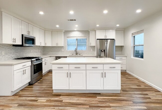 Photo - 343 N Florence St Unidad #345