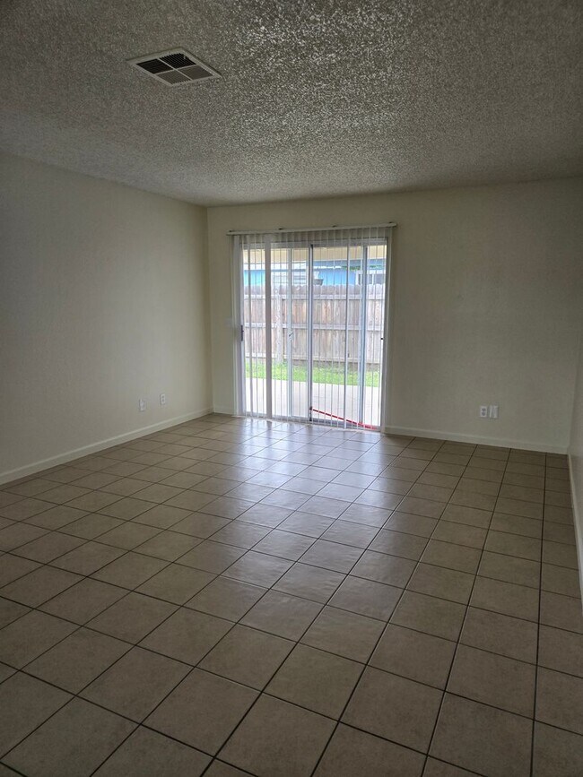 Photo - Unit For Rent