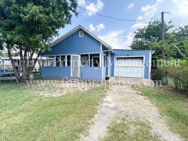 Building Photo - 813 E 2nd Ave Rental