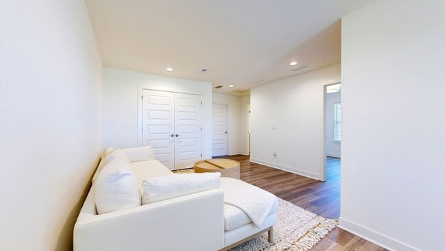 19615 W 199th Terrace