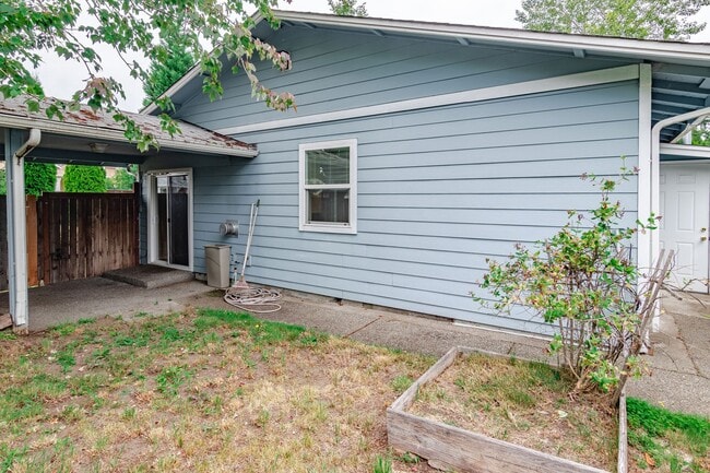 Photo - 3 Bed Room 2 Bath No Garage No Carport