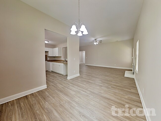 Photo - 1725 Josie St