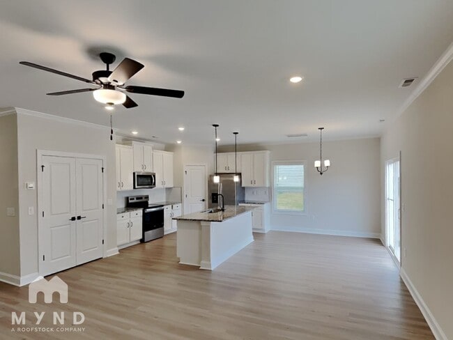 Photo - 158 Wembury Ln