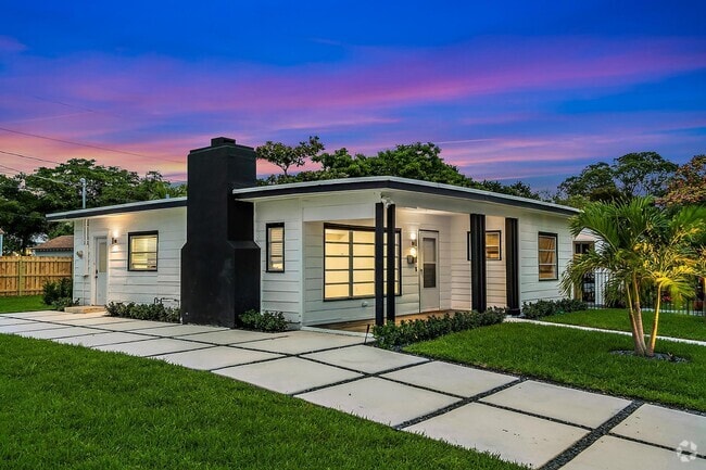 Building Photo - 931 33rd St Rental