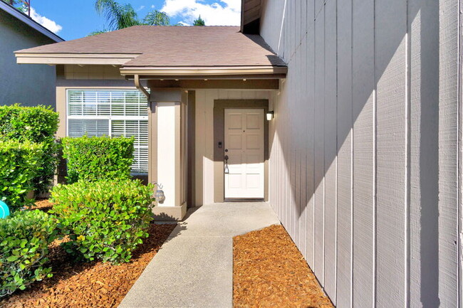 Photo - 6733 N Warren Ave