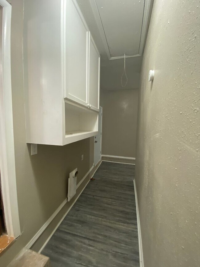 Photo - Huge 7 Bedroom House Available