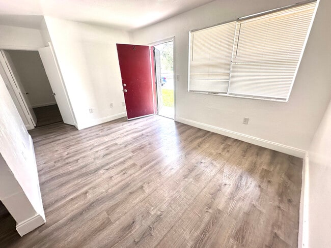 Photo - 6507 NW 6th Ave Unidad APT # 2