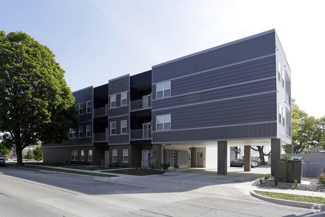 Photo - 213 W Green St
