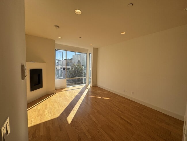 574 Natoma St Unit 574 Natoma #303