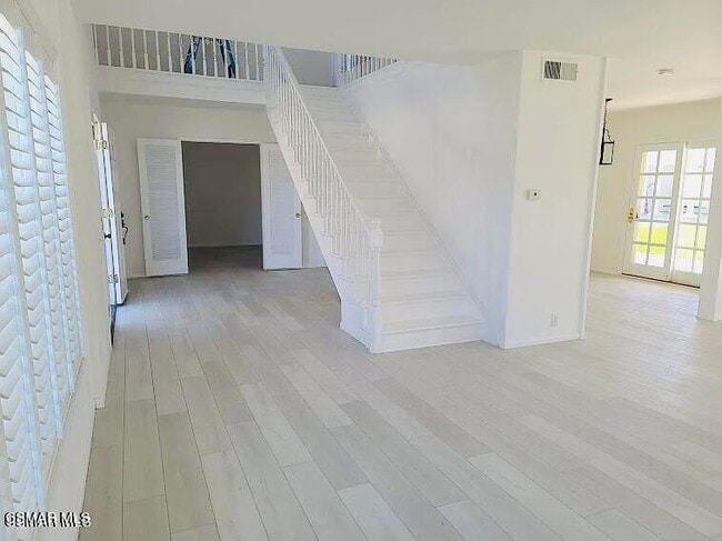 Photo - 1574 Norwich Ave