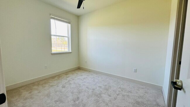 Photo - 19100 Woodland Hills Dr Unit B1