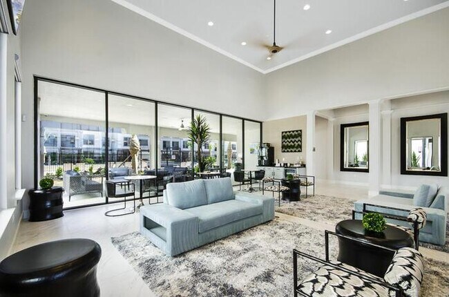 Photo - 1890 Mercer Pkwy Unidad c1