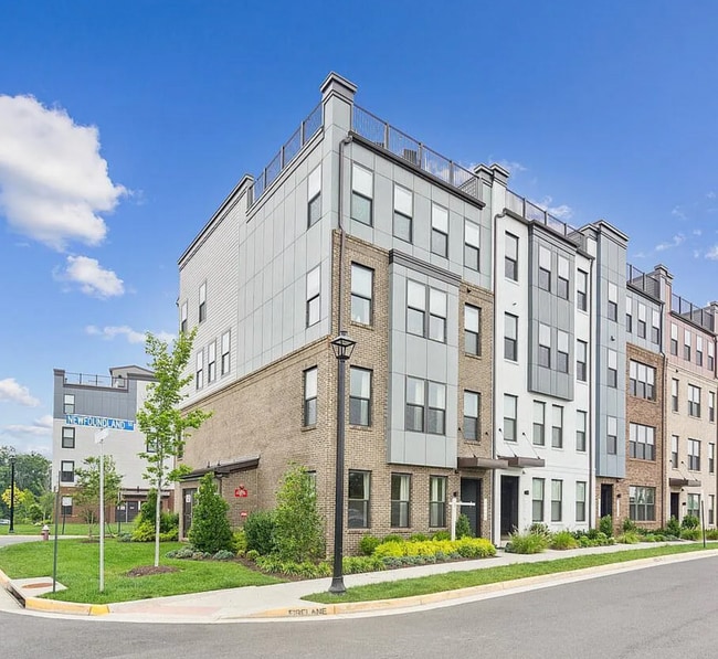 Building Photo - 20306 Newfoundland Sq Unit 20306 Newfoundland Sq.