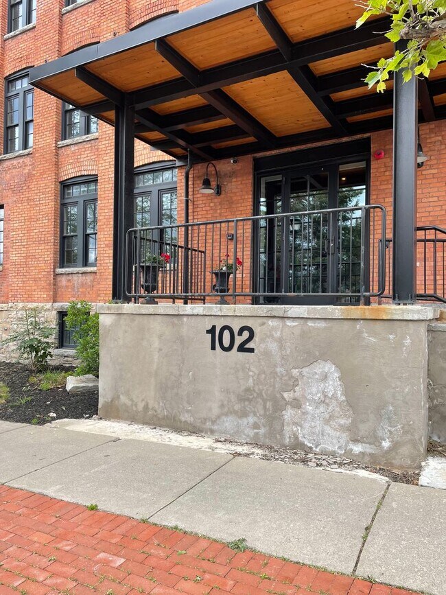 Photo - Oak Knitting Mill Apartments – Franklin Square Available