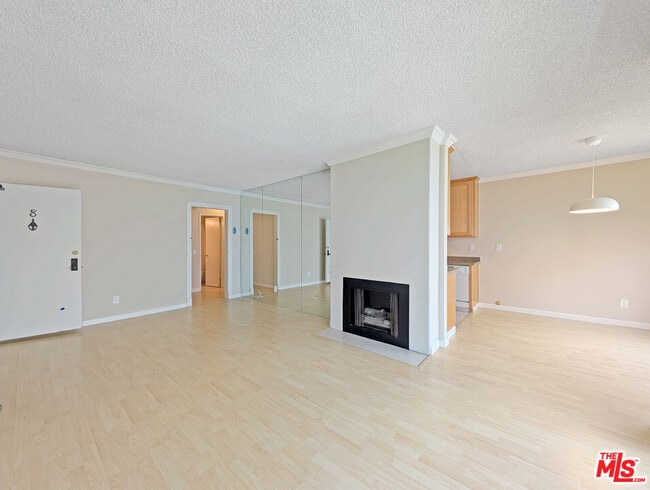 Building Photo - 1538 11th St Unit 8 Rental