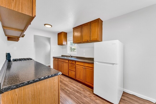 Photo - 916 Poplar Ave