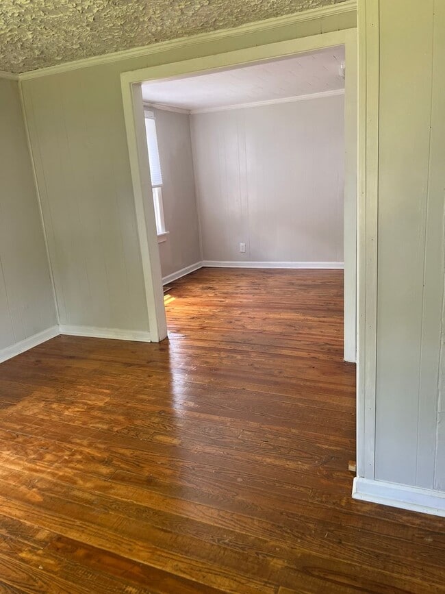 Photo - 2 bedroom home in Historic Downtown Walking District of Morehead City with fenced in yard