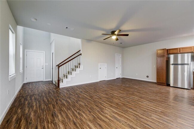 Photo - 906 Quartz Ct
