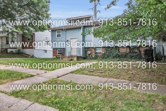 Newly remodeled, SPACIOUS and clean, avail... - Newly remodeled, SPACIOUS and clean, avail... House