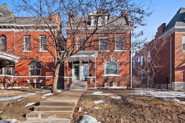 Building Photo - 2137 Russell Blvd Unit 2f