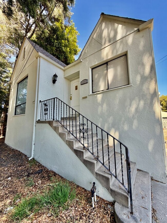 Building Photo - Harvard Ave Unit 16918