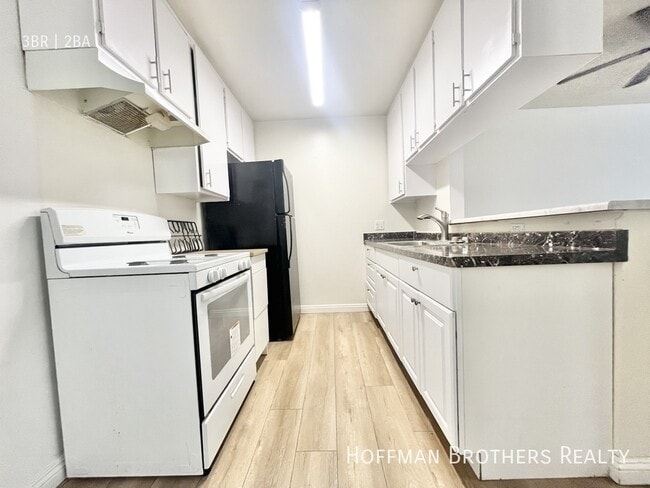 982 S New Hampshire Ave Unit 104