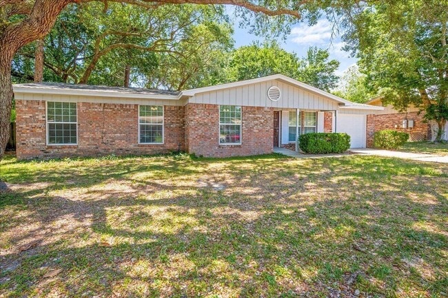 Photo - 107 Alan A Dale Dr