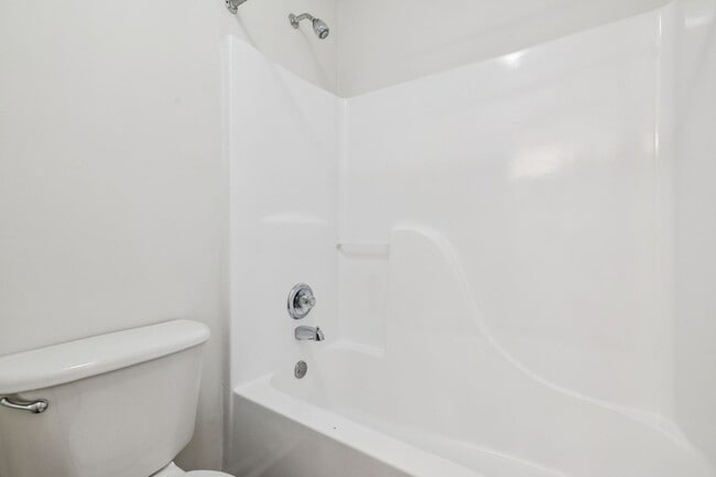 Dos habitaciones B - 2 habitaciones / 1,5 baños - 1050 pies cuadrados - Legacy Village