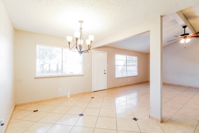 Photo - 918 Cheyenne Meadows Dr