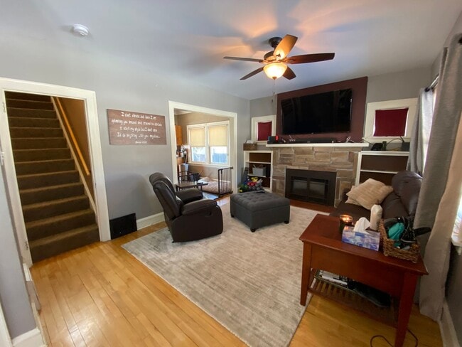 Photo - 4410 Cooke St