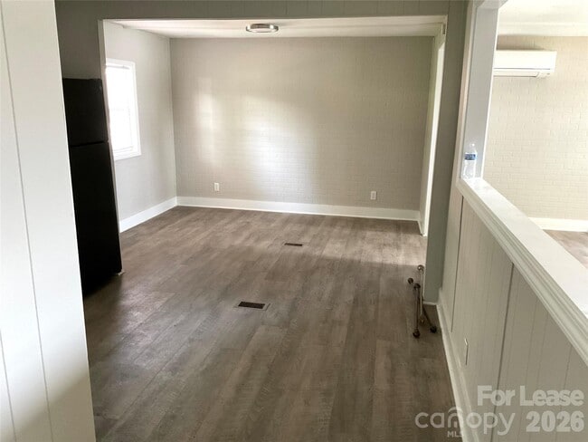 Photo - 6950 Ingleside Dr