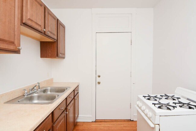 Photo - 2649 N Spaulding Ave Unidad W4