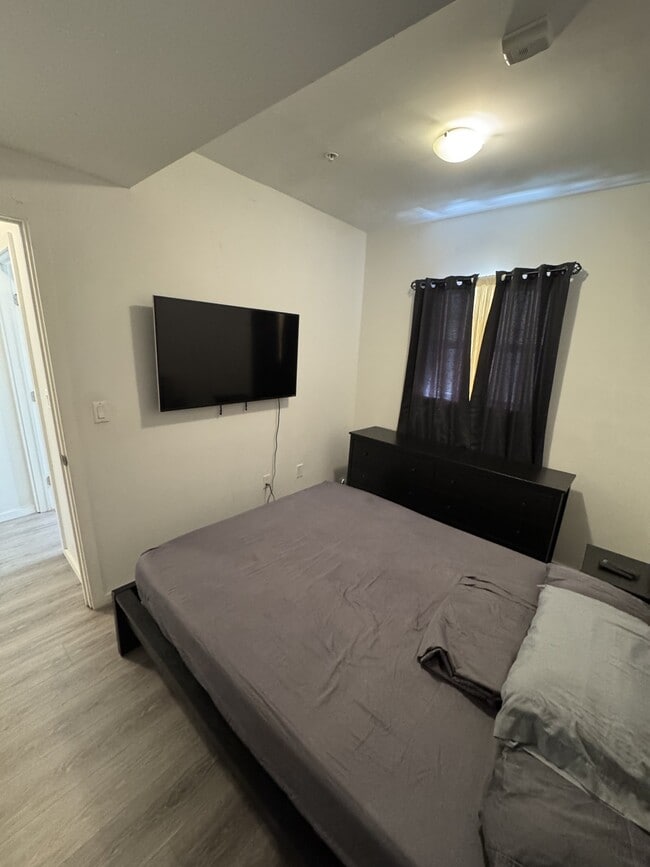 Photo - 810 7th St Unit 106