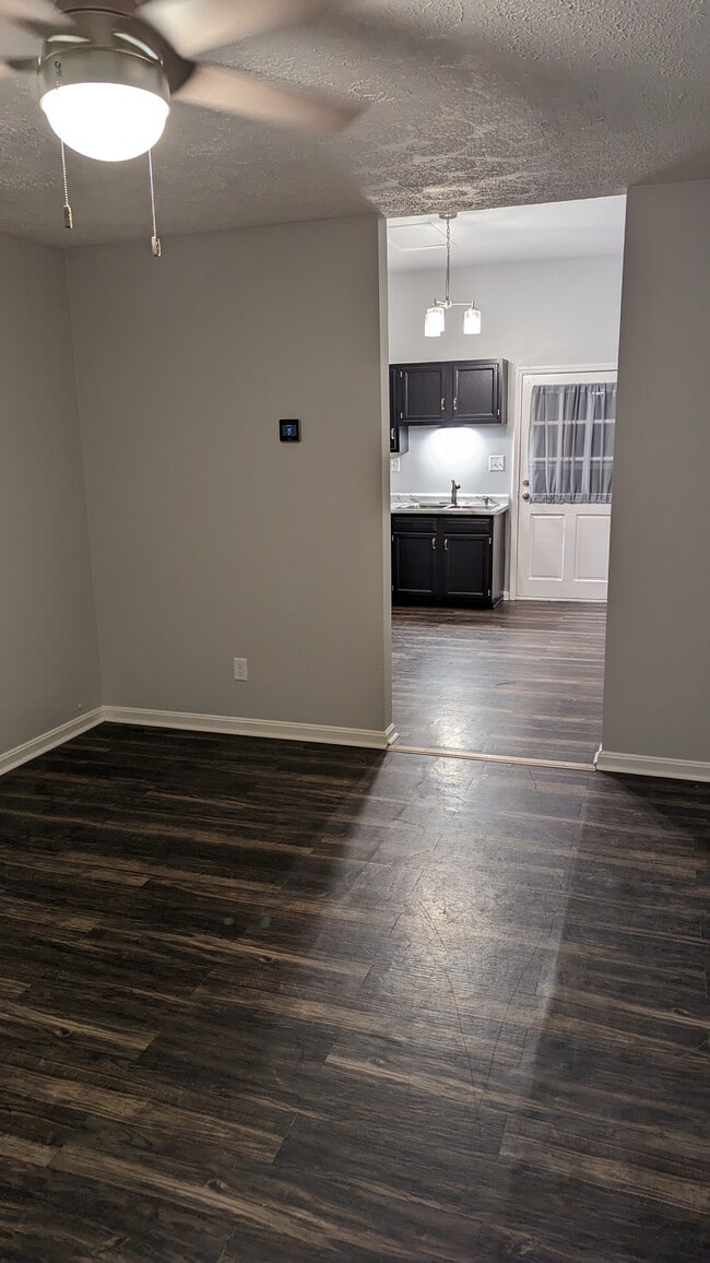 Vista desde la sala de estar - 929 N Randolph Ave