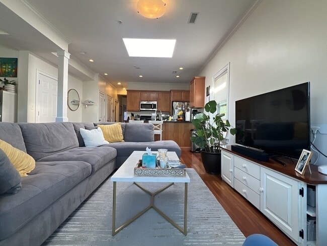 Building Photo - 35 Magnolia Ave Unit 6 Rental