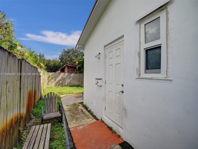 Photo - 15455 N Miami Ave Unit A