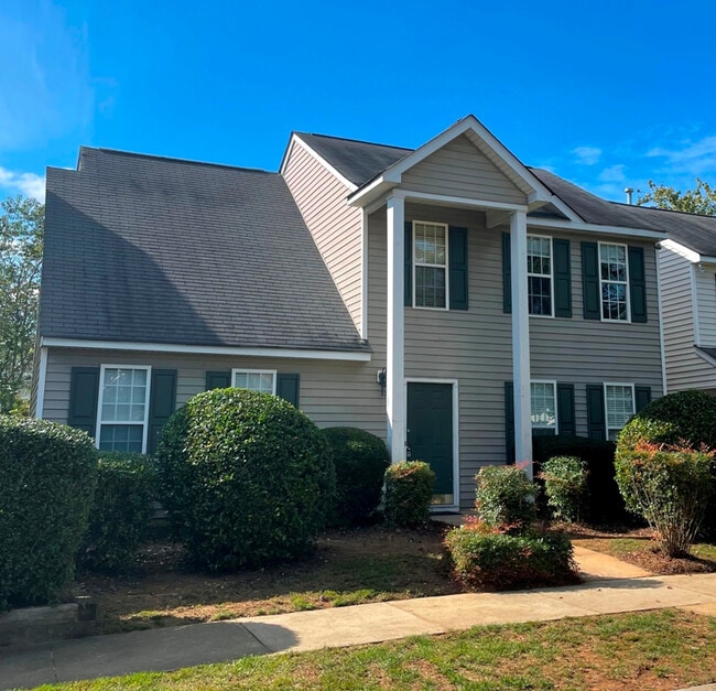 Photo - 153 Danesway Dr